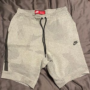 Men’s - Nike Tech Fleece Short - Size M